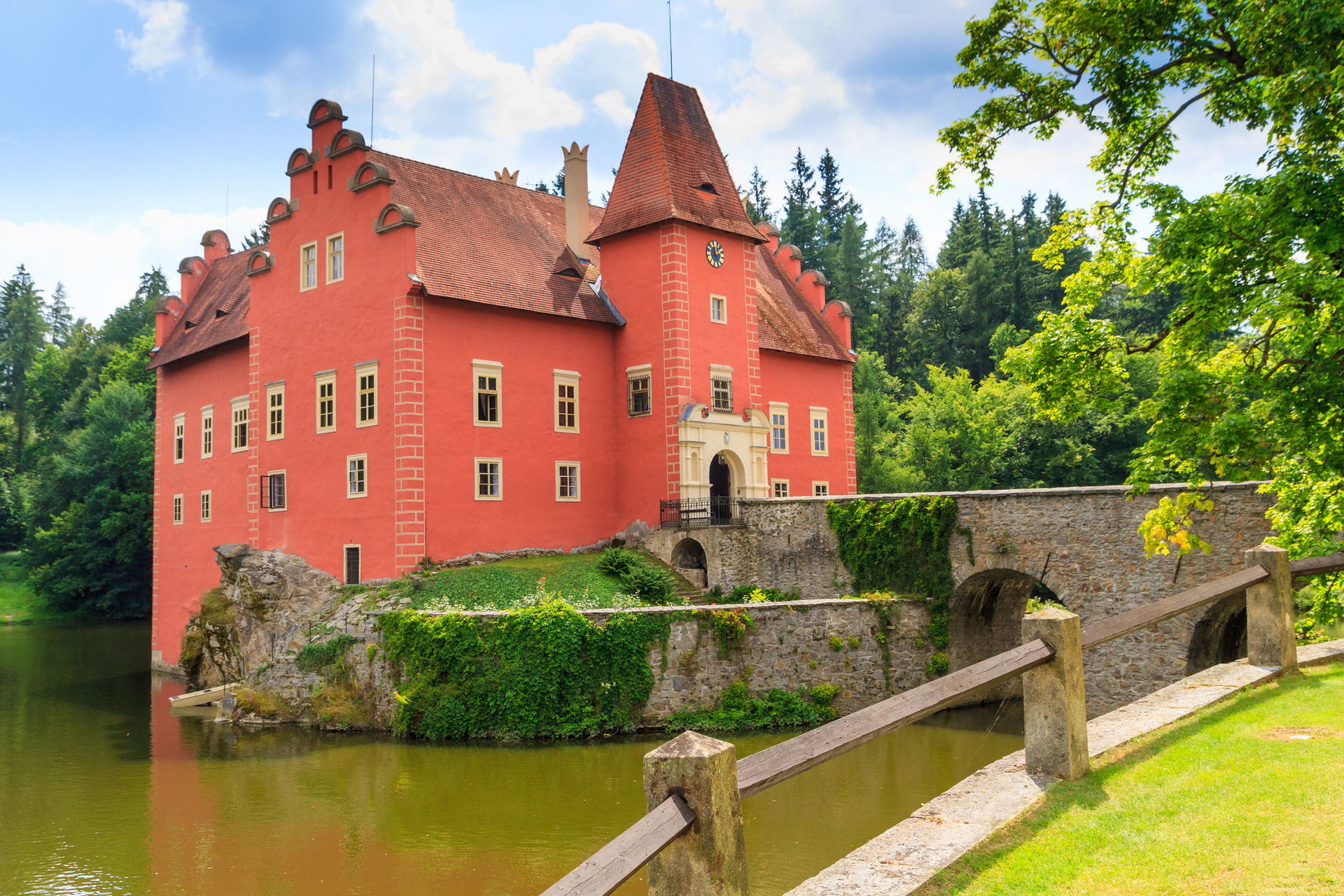 High quality hoto of Cervena Lhota Castle - Czech Republic