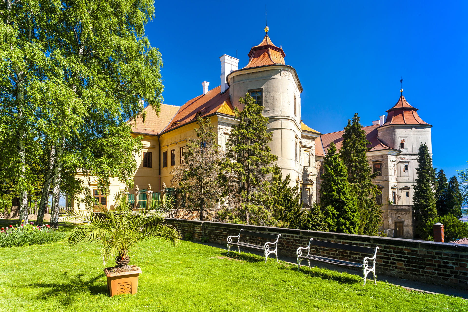 High quality hoto of Jezeri Castle - Czech Republic