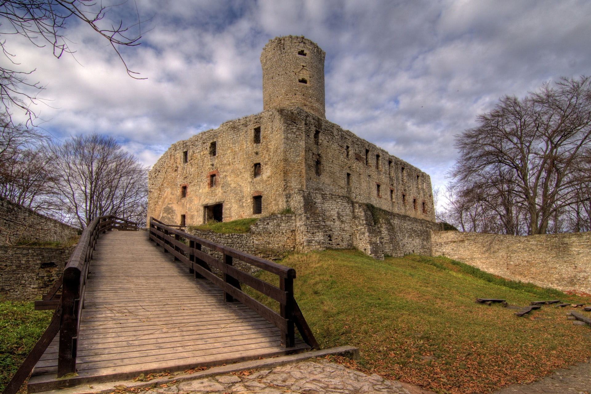 High quality hoto of Lipowiec Castle - Poland
